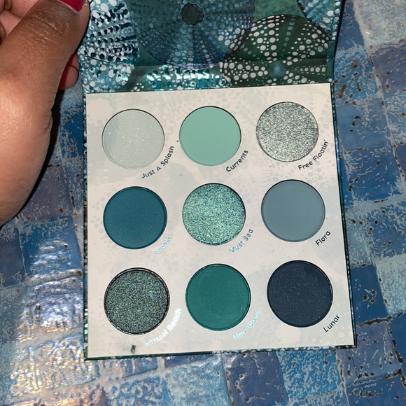 ColourPop eyeshadow palette - Picture 3 of 3